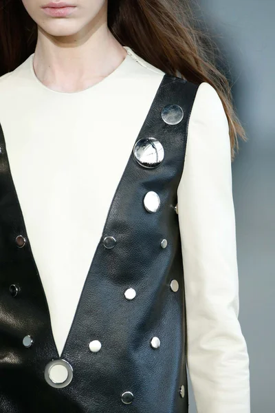 Look 48